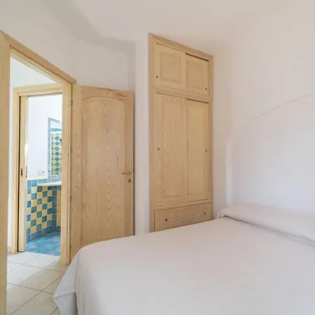 Affittasardegna-casa La Pelosa 3 *