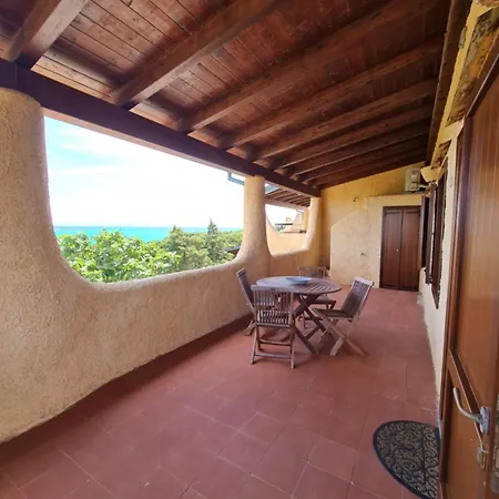 Affittasardegna-casa La Pelosa 3 Feriehus