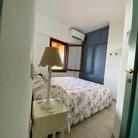 Affittasardegna-casa La Pelosa 3 Feriehus *
